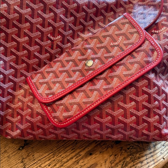Goyard.  Fabulous Red Patterned Tote Bag - Designer Style. - Picture 4 of 9